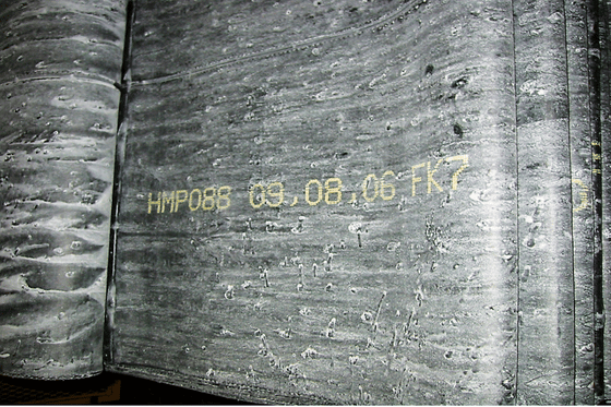 Elastyczny nadruk na gumie wykonany specjalistycznym atramentem REA JET, który nie pęka przy zginaniu elementu.