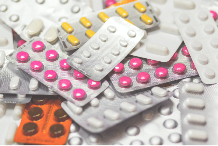 Przemysłowa drukarka znakująca REA JET przechodząca proces walidacji IQ OQ PQ zgodnie z wytycznymi standardu cGMP dla branży farmaceutycznej
