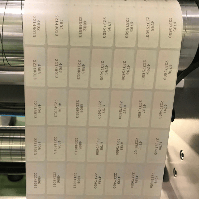 Numerowanie etykiet poprzez nanoszenie kolejnych numerów seryjnych w technologii TIJ.