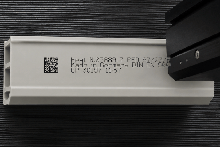 Drukarka do profili PVC nanosząca kod Data Matrix i dane produkcyjne